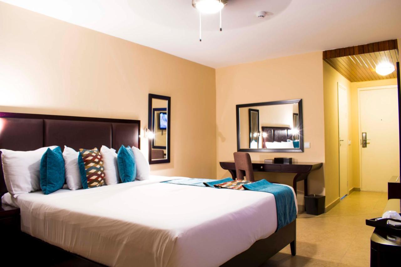เบสต์ เวสเทิร์น พลัส แอคครา บีช โฮเต็ล Hotel Teshie ภายนอก รูปภาพ