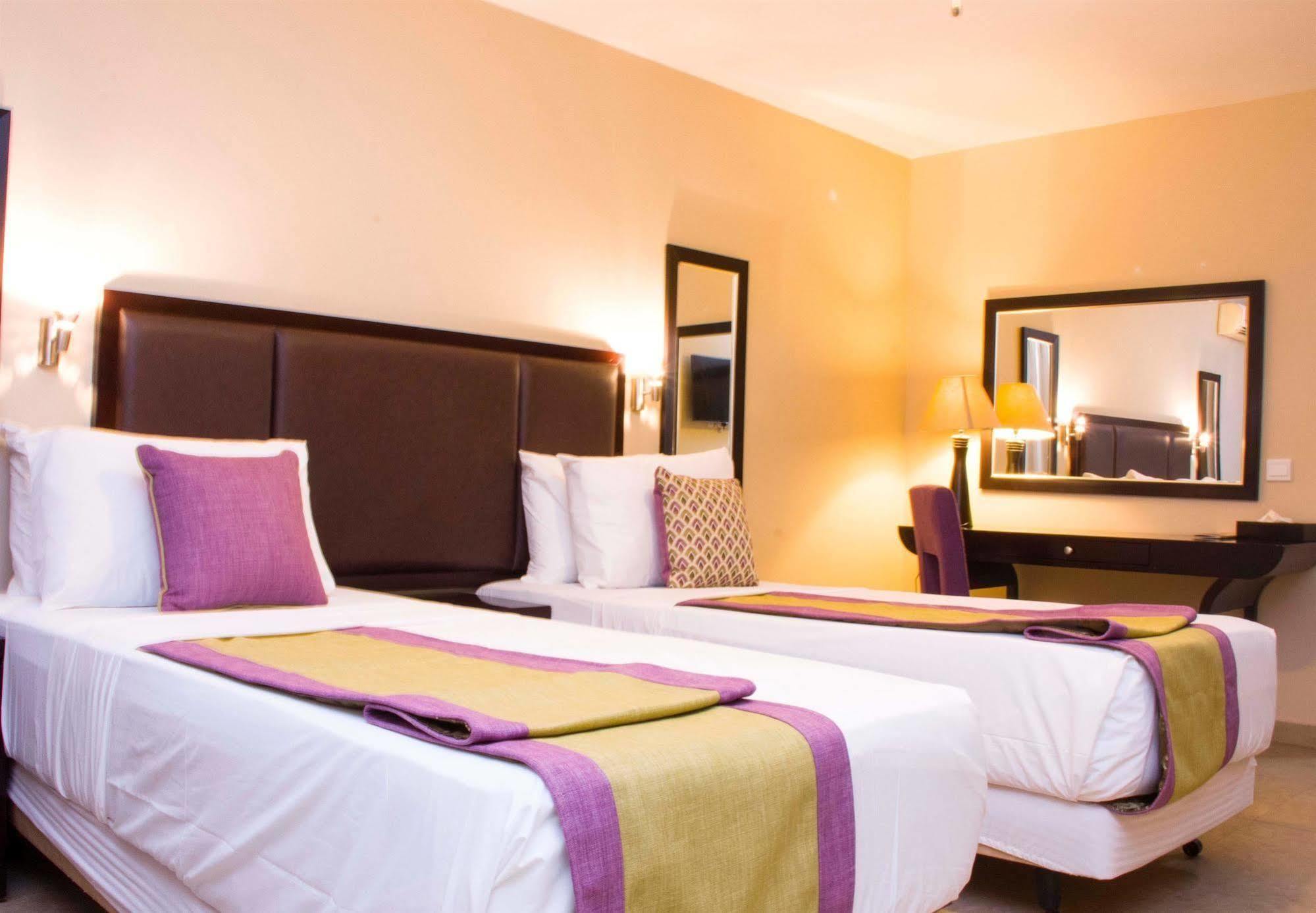 เบสต์ เวสเทิร์น พลัส แอคครา บีช โฮเต็ล Hotel Teshie ภายนอก รูปภาพ