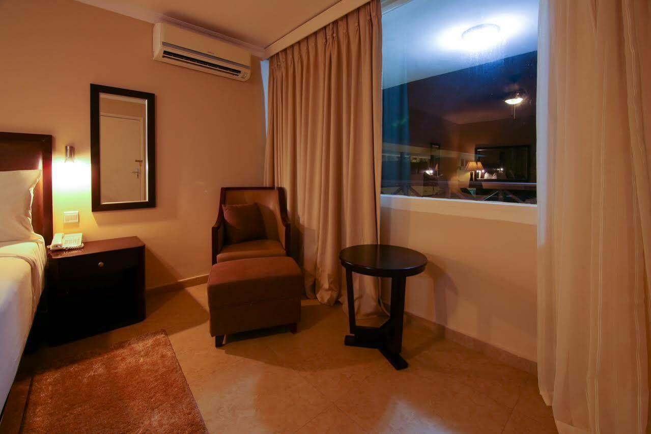 เบสต์ เวสเทิร์น พลัส แอคครา บีช โฮเต็ล Hotel Teshie ภายนอก รูปภาพ